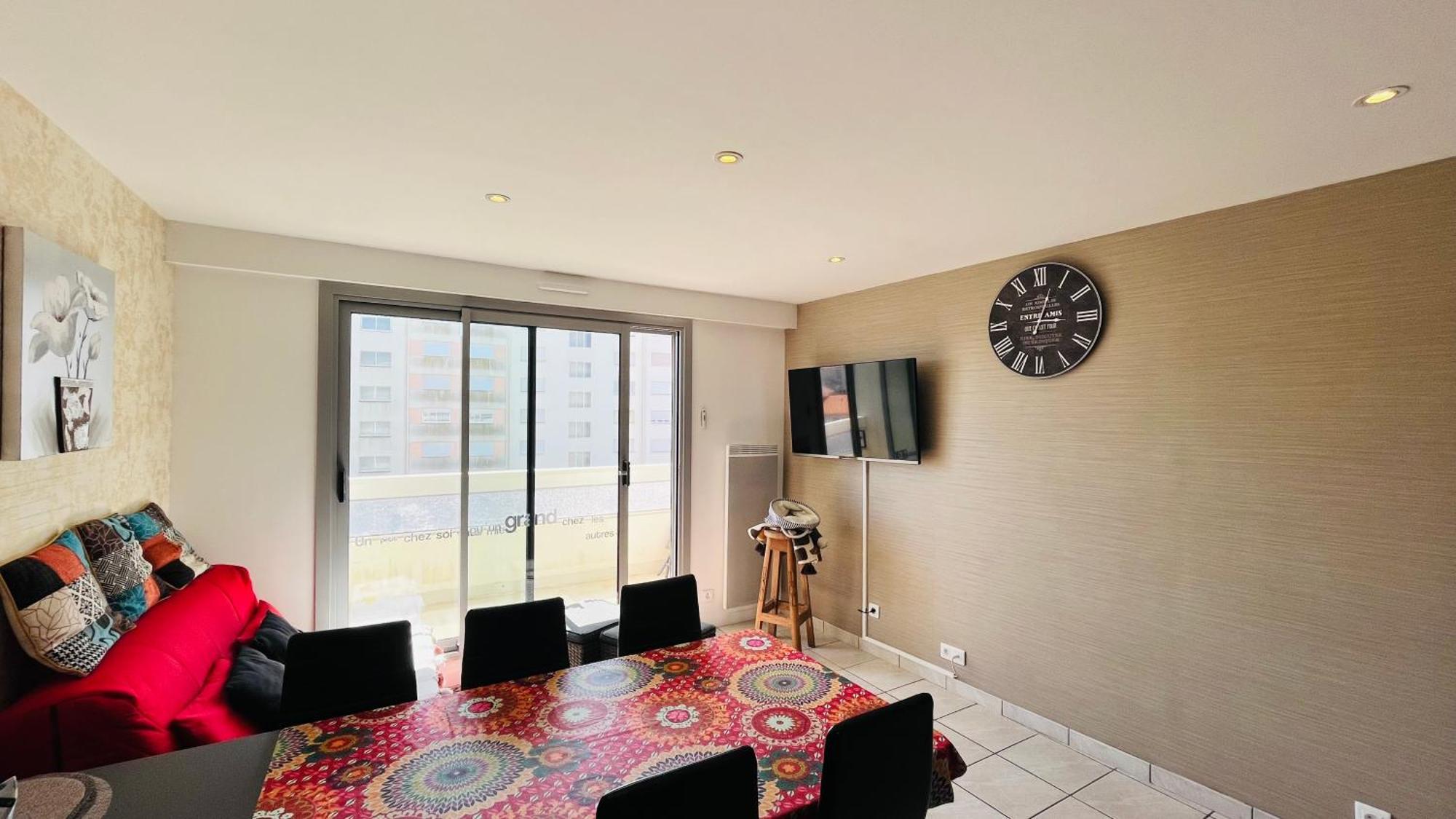 Standing, Luminosite A 100M De La Mer, T3 Prestige سا يْليرْ دو ري المظهر الخارجي الصورة